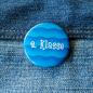 Preview: Ansteckbutton 2. Klasse/ blaue Wellen auf Jeans
